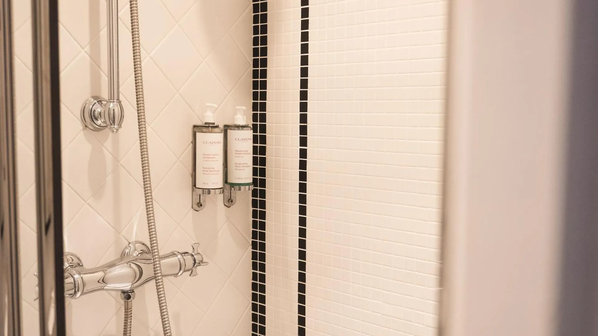Rendez-vous Batignolles 3* Paris